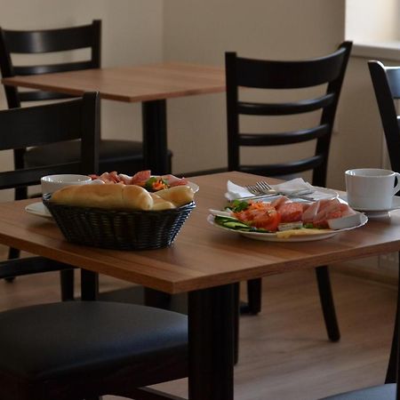 Hotel Decin Na Skrivance エクステリア 写真