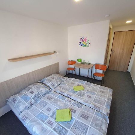 Hotel Decin Na Skrivance エクステリア 写真