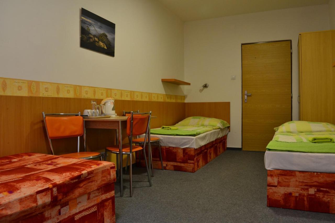 Hotel Decin Na Skrivance エクステリア 写真