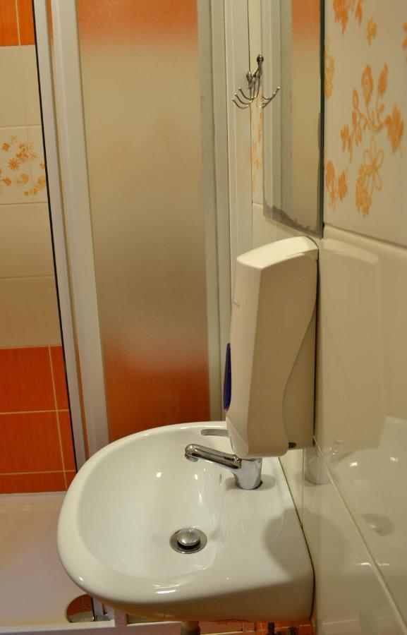 Hotel Decin Na Skrivance エクステリア 写真