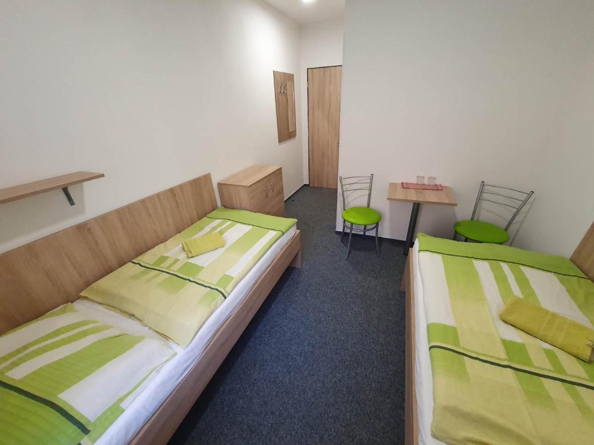 Hotel Decin Na Skrivance エクステリア 写真