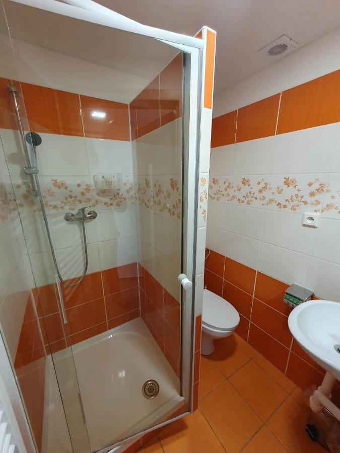 Hotel Decin Na Skrivance エクステリア 写真