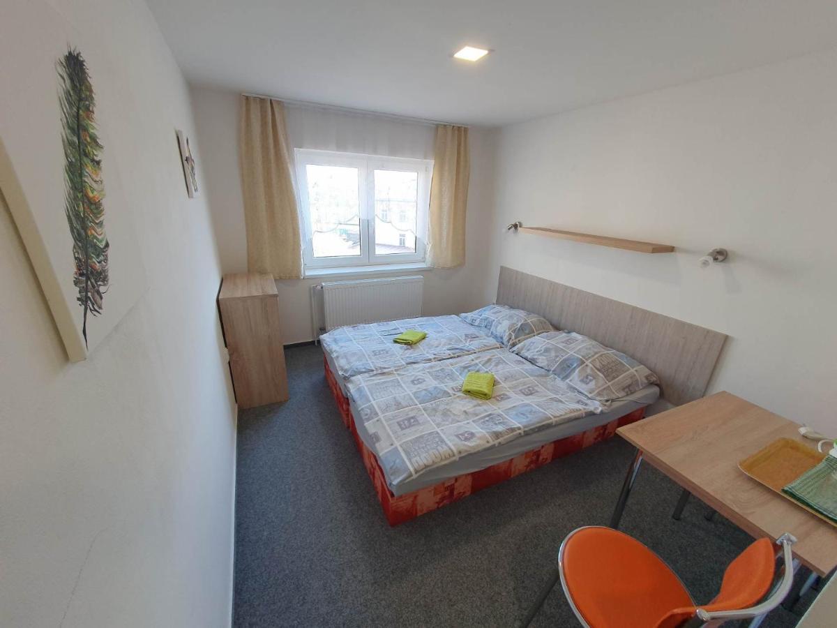 Hotel Decin Na Skrivance エクステリア 写真