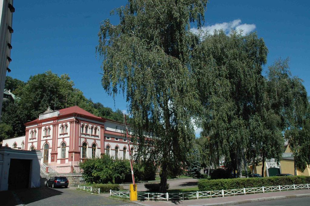 Hotel Decin Na Skrivance エクステリア 写真
